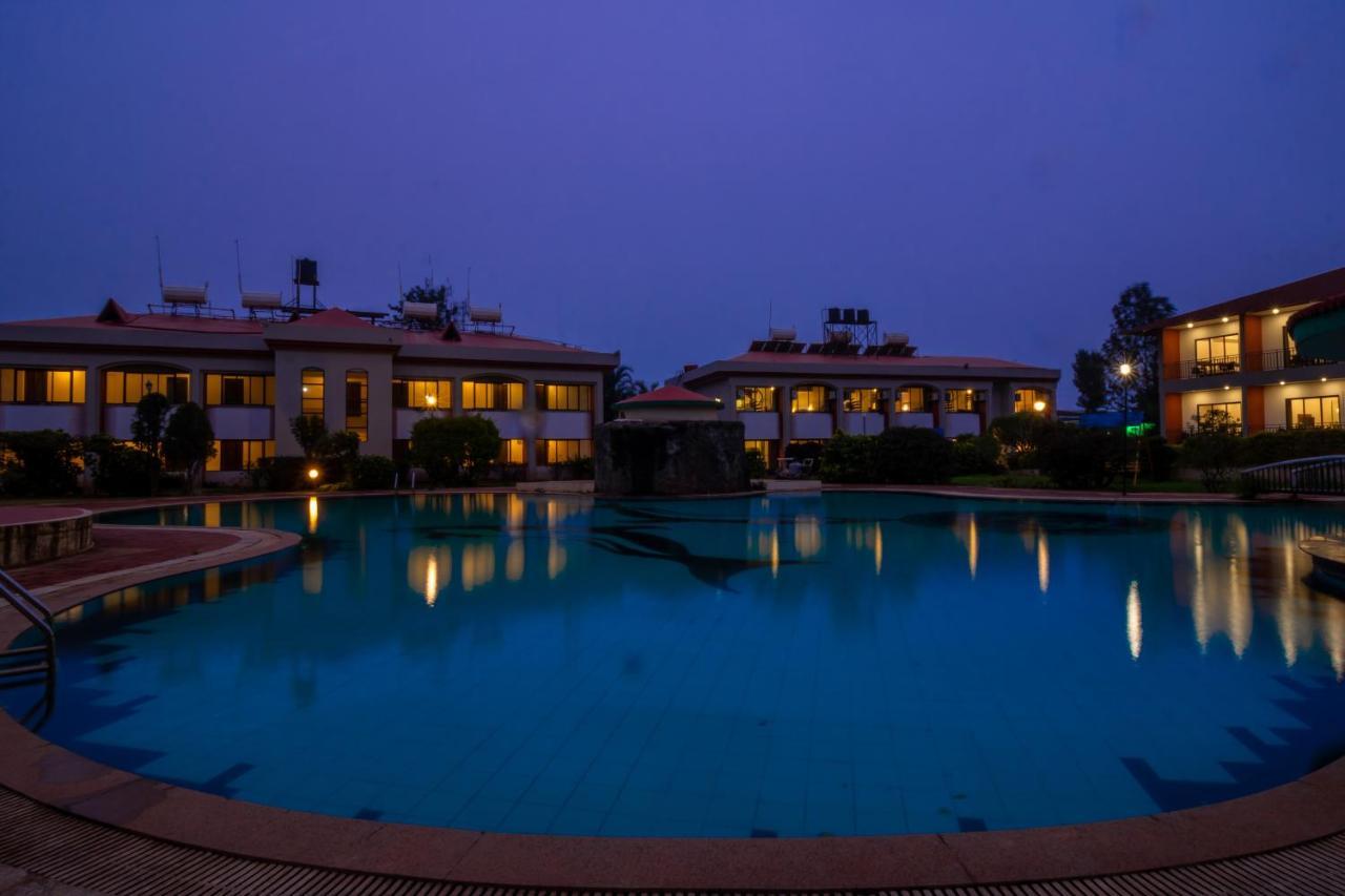 Aveda Blue Country Resort Panchgani Exterior photo