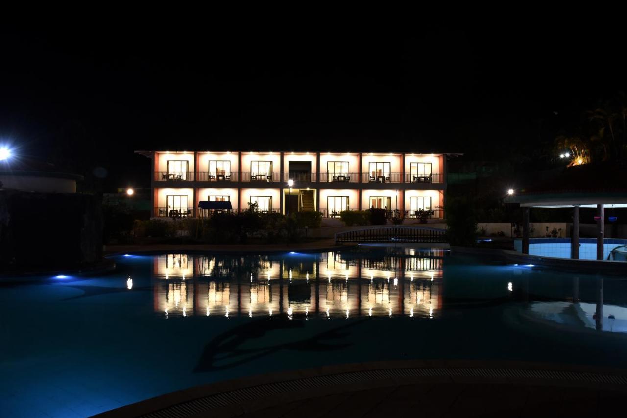 Aveda Blue Country Resort Panchgani Exterior photo