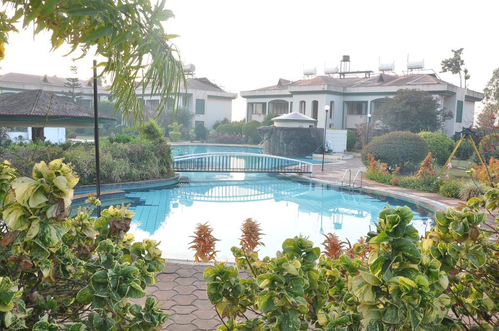 Aveda Blue Country Resort Panchgani Exterior photo