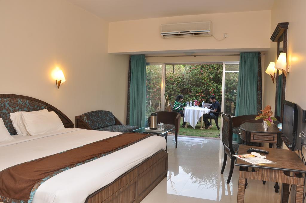 Aveda Blue Country Resort Panchgani Exterior photo